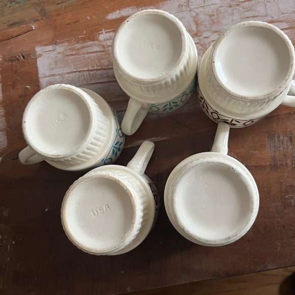 Set of 5 Vintage Stackable Mugs. - Picture 6 of 10